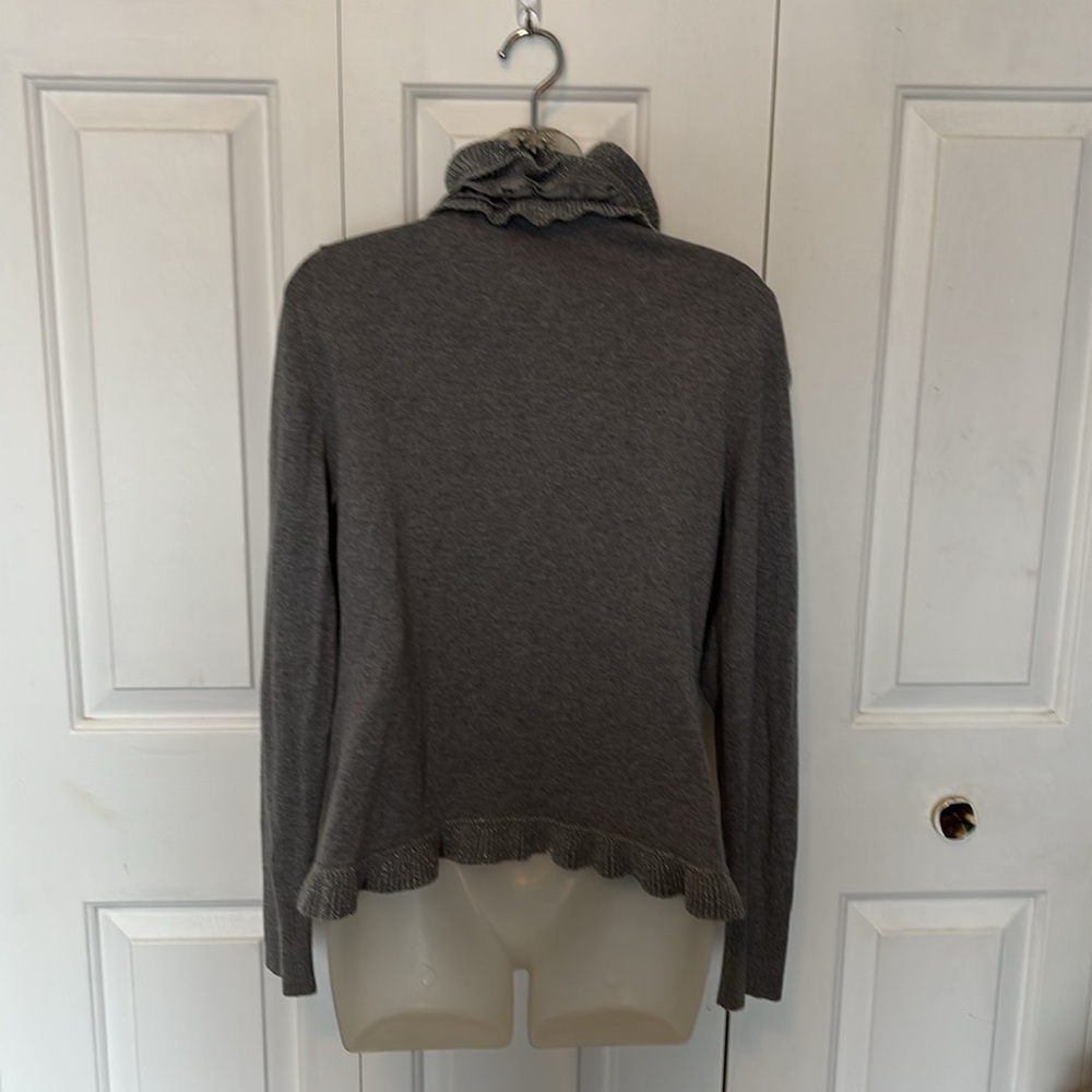 WHBM sz M gray ruffle collar trim hook front cardigan B718 - Picture 5 of 10